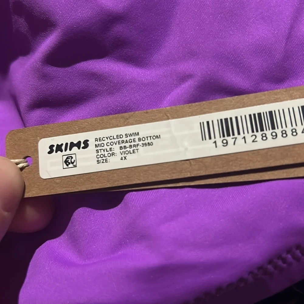 SKIMS brand new